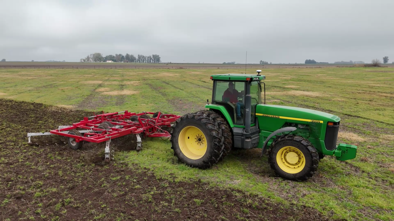 Desgramador Picador Agro Lions en operación